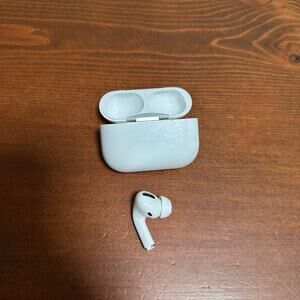 Apple AirPods LEFT EAR AND CASE ONLY